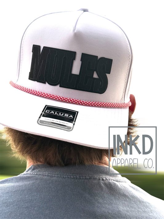 Mule’s Black Block Leather with white hat and red rope